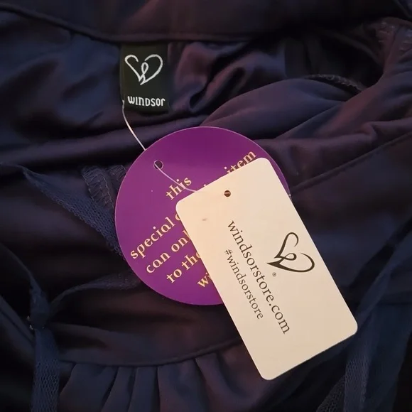 Windsor Formal Dress - Picture 9 of 9